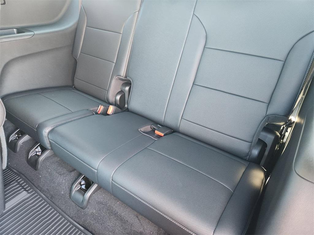 new 2026 Chevrolet Traverse car, priced at $41,220