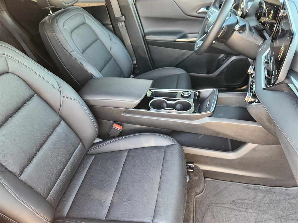 used 2026 Chevrolet Equinox car, priced at $28,888