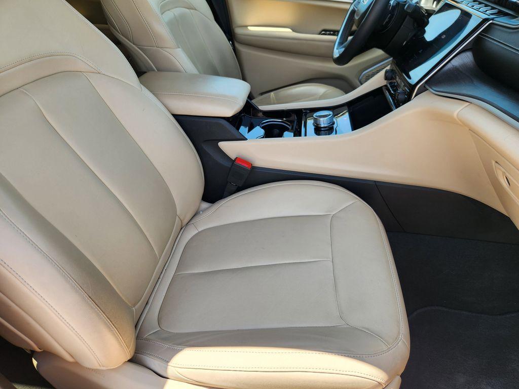 used 2022 Jeep Grand Cherokee car, priced at $29,206