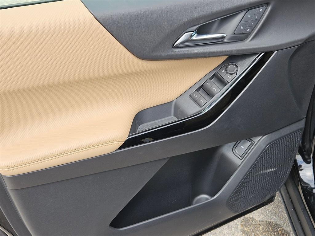 new 2025 Chevrolet Equinox car, priced at $37,273