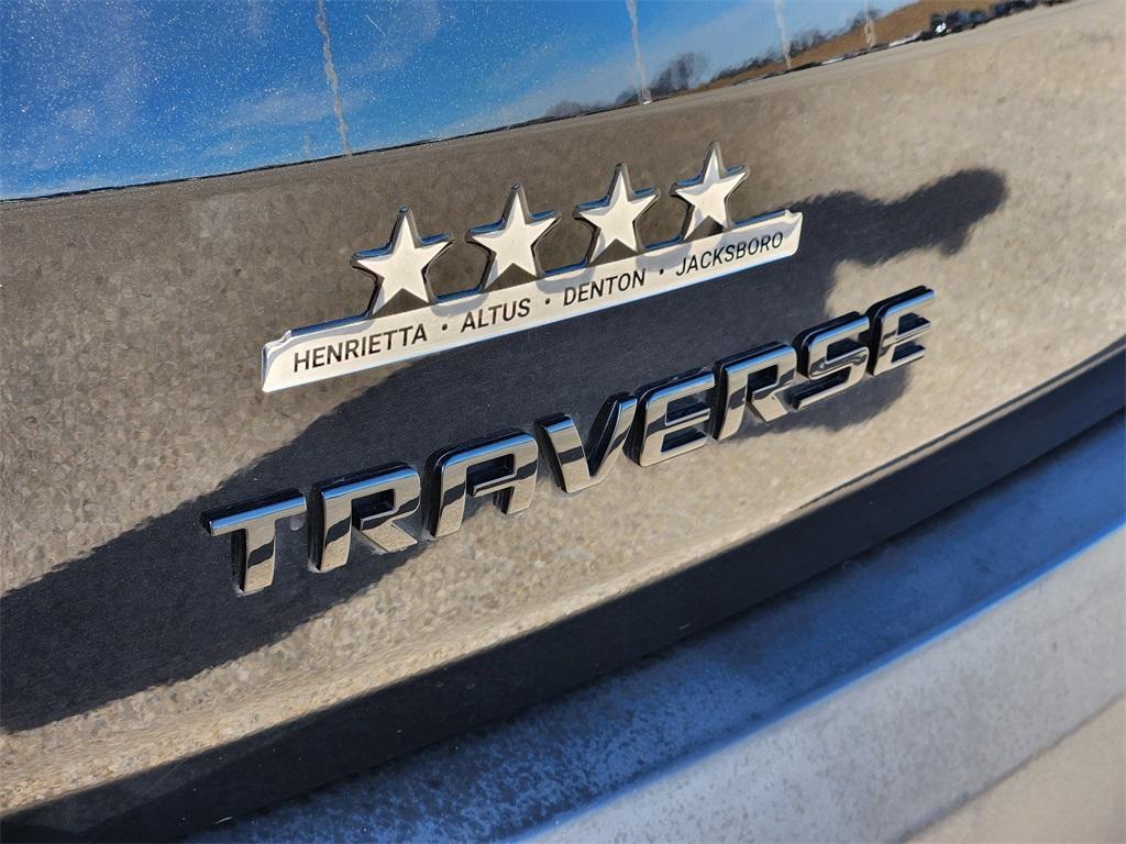 used 2022 Chevrolet Traverse car, priced at $23,175
