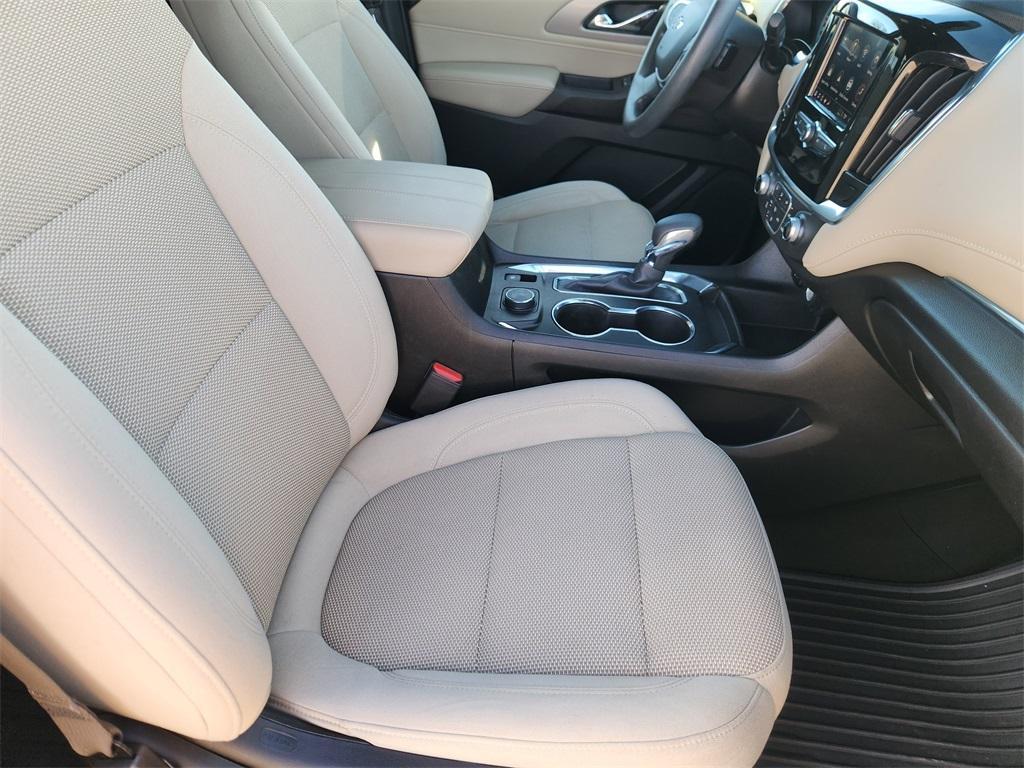 used 2022 Chevrolet Traverse car, priced at $23,175