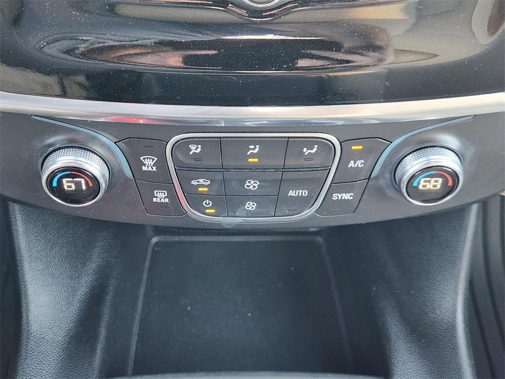 used 2022 Chevrolet Traverse car, priced at $23,175