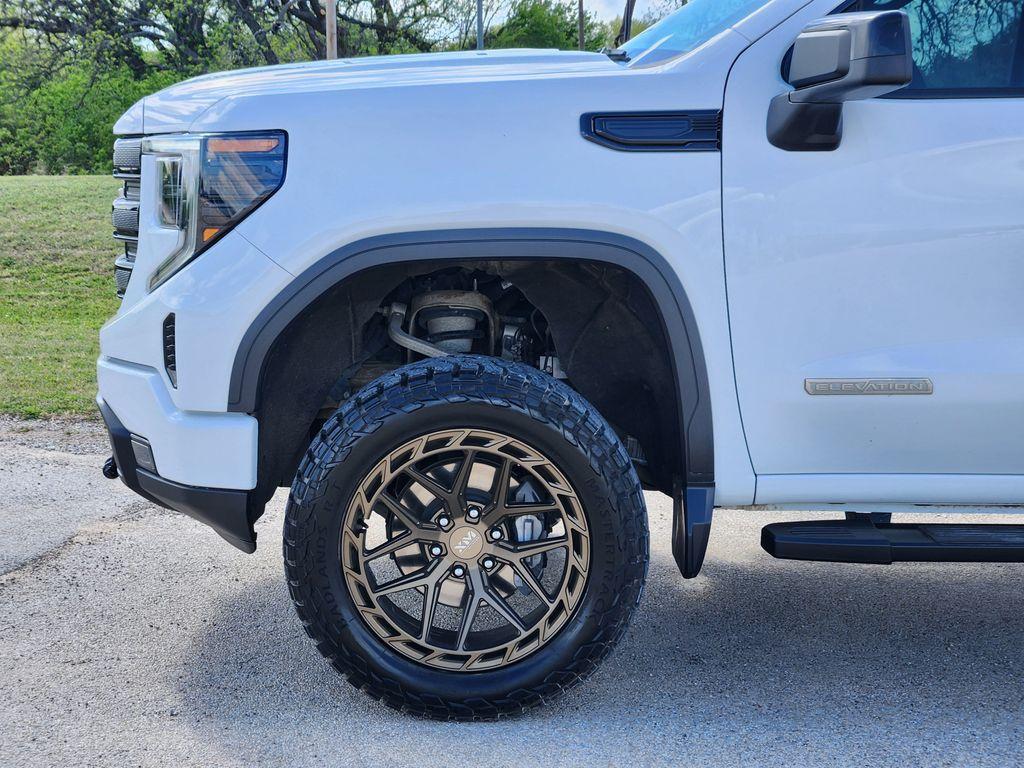 used 2023 GMC Sierra 1500 car, priced at $34,612