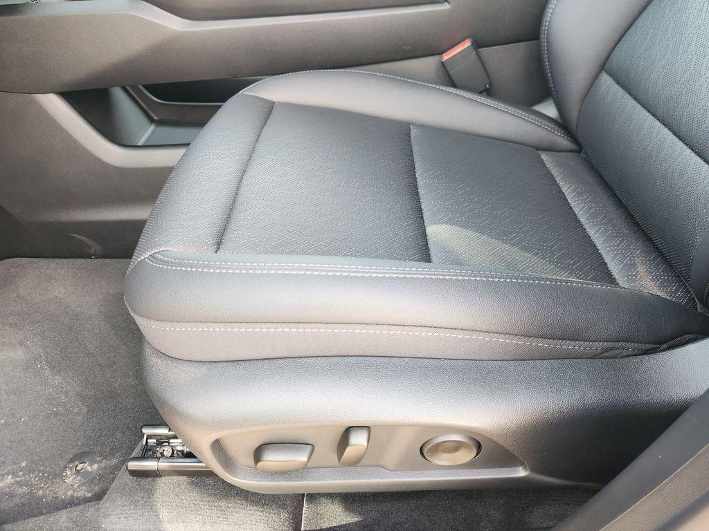 new 2026 Chevrolet Equinox car, priced at $33,150