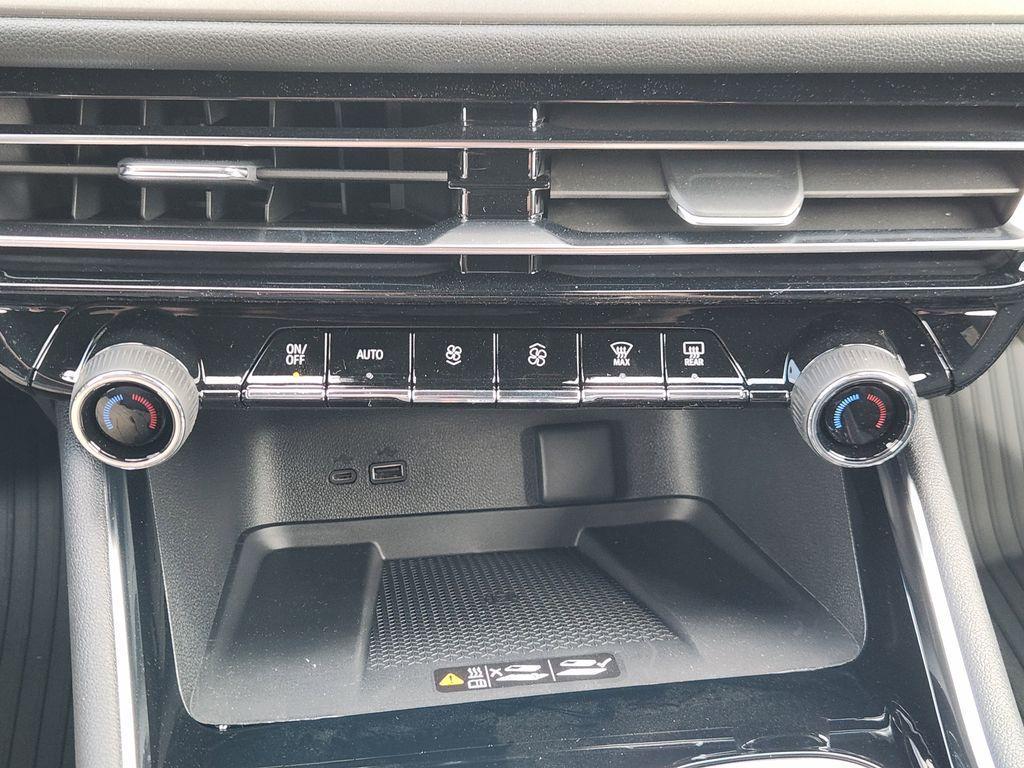 new 2026 Chevrolet Traverse car, priced at $43,445