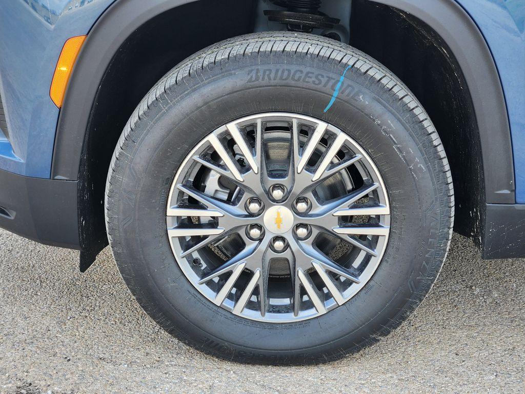 new 2026 Chevrolet Traverse car, priced at $43,445