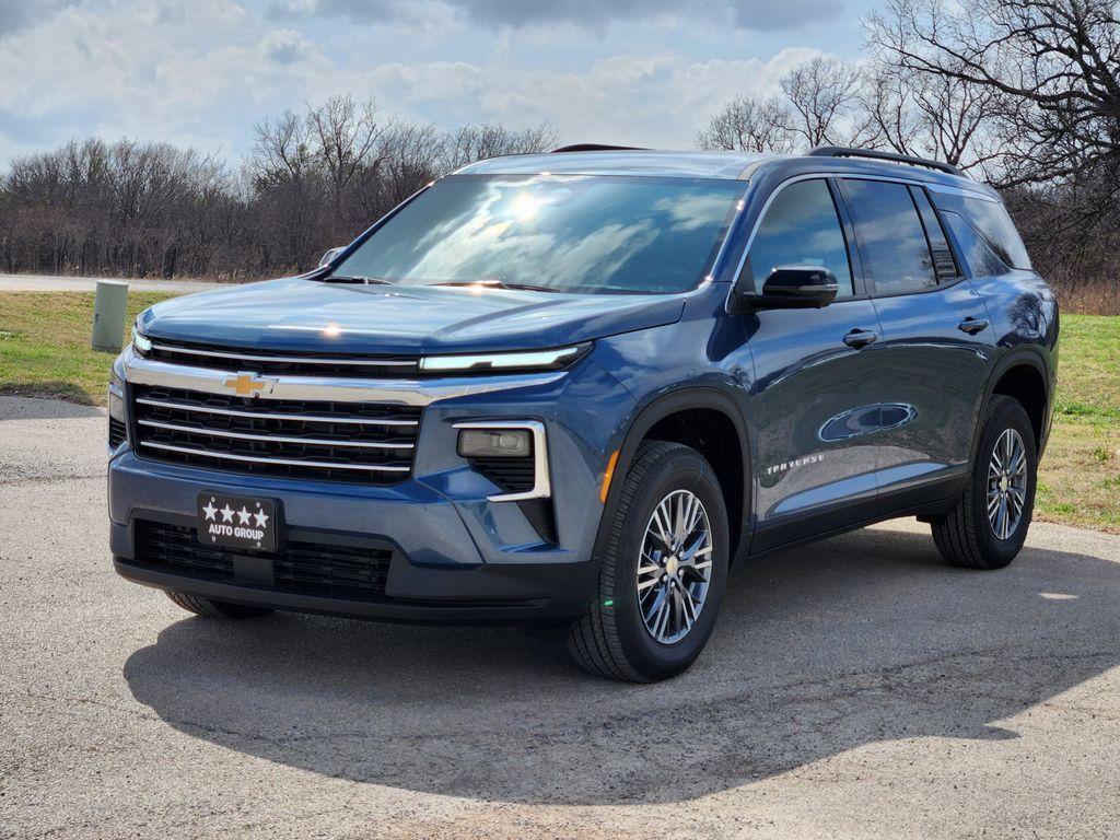 new 2026 Chevrolet Traverse car, priced at $43,445