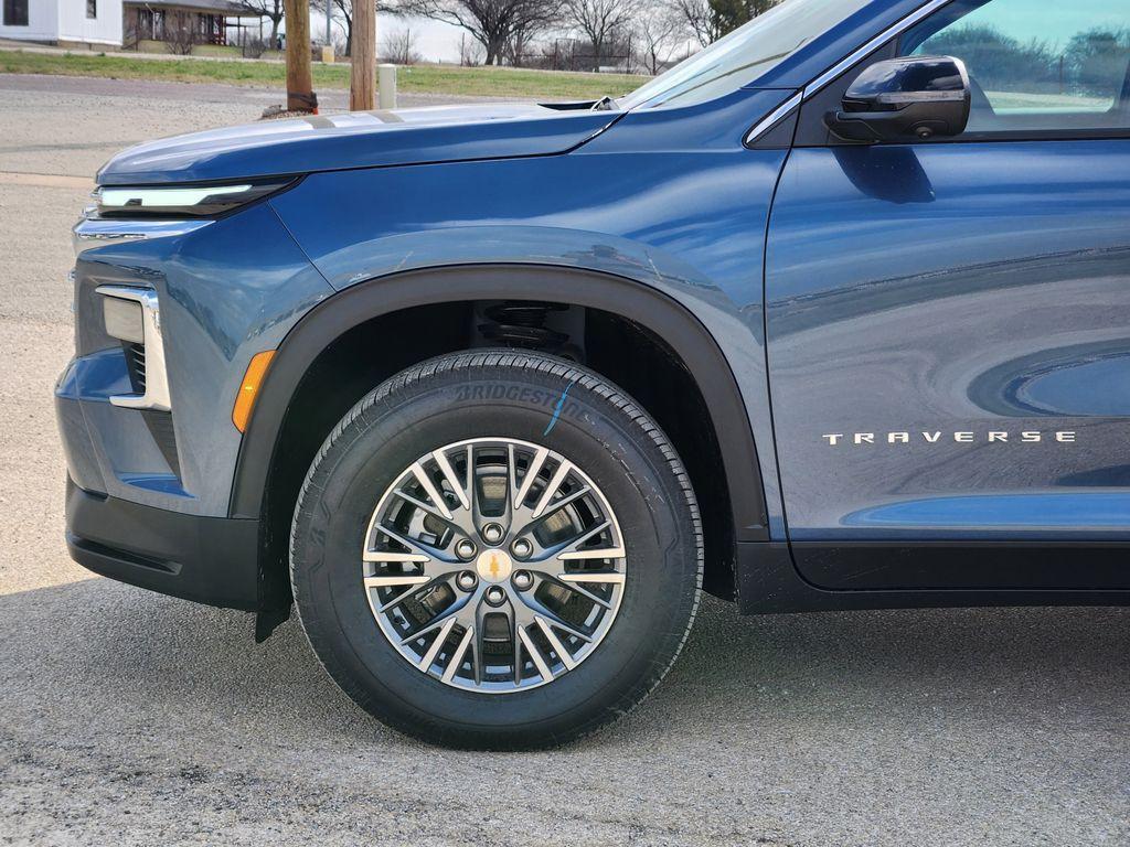 new 2026 Chevrolet Traverse car, priced at $43,445