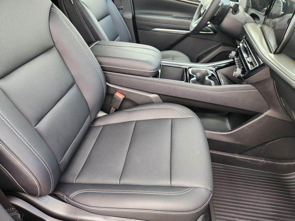 new 2026 Chevrolet Traverse car, priced at $43,445