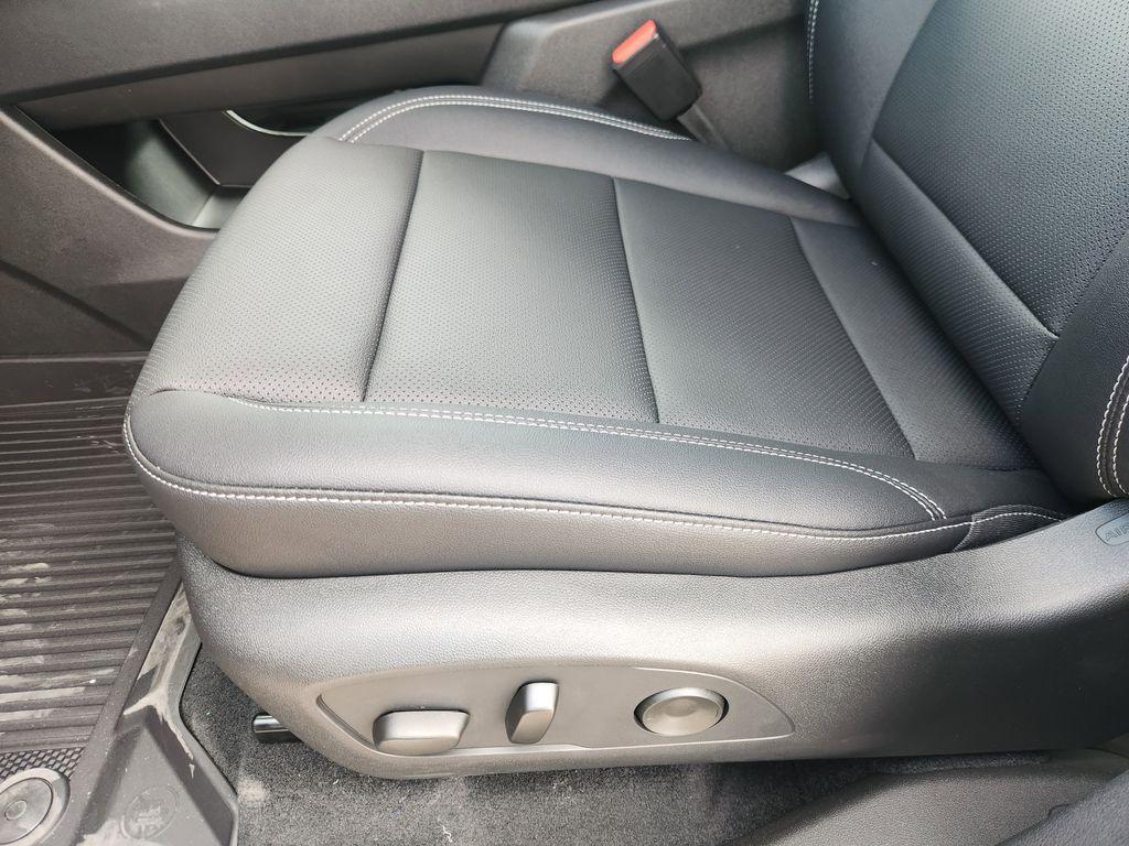 new 2026 Chevrolet Traverse car, priced at $43,445