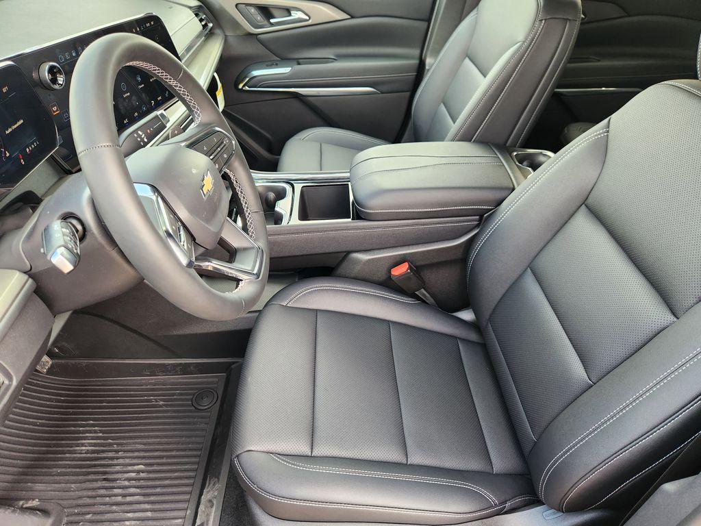 new 2026 Chevrolet Traverse car, priced at $43,445