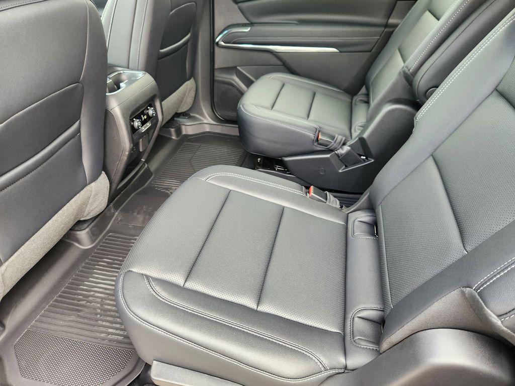 new 2026 Chevrolet Traverse car, priced at $43,445