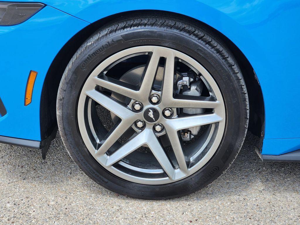 used 2025 Ford Mustang car, priced at $35,686