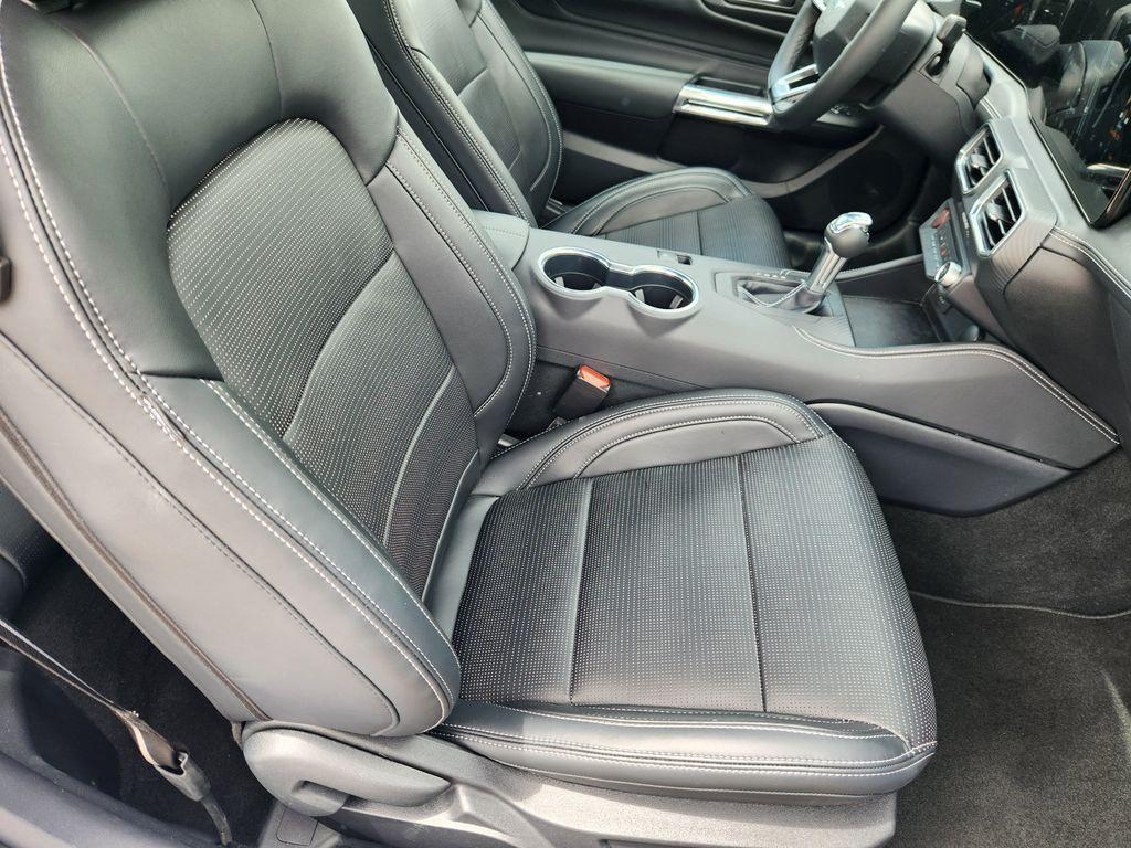 used 2025 Ford Mustang car, priced at $35,686