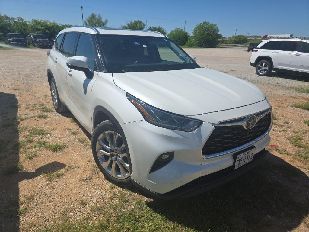 used 2021 Toyota Highlander car, priced at $29,487