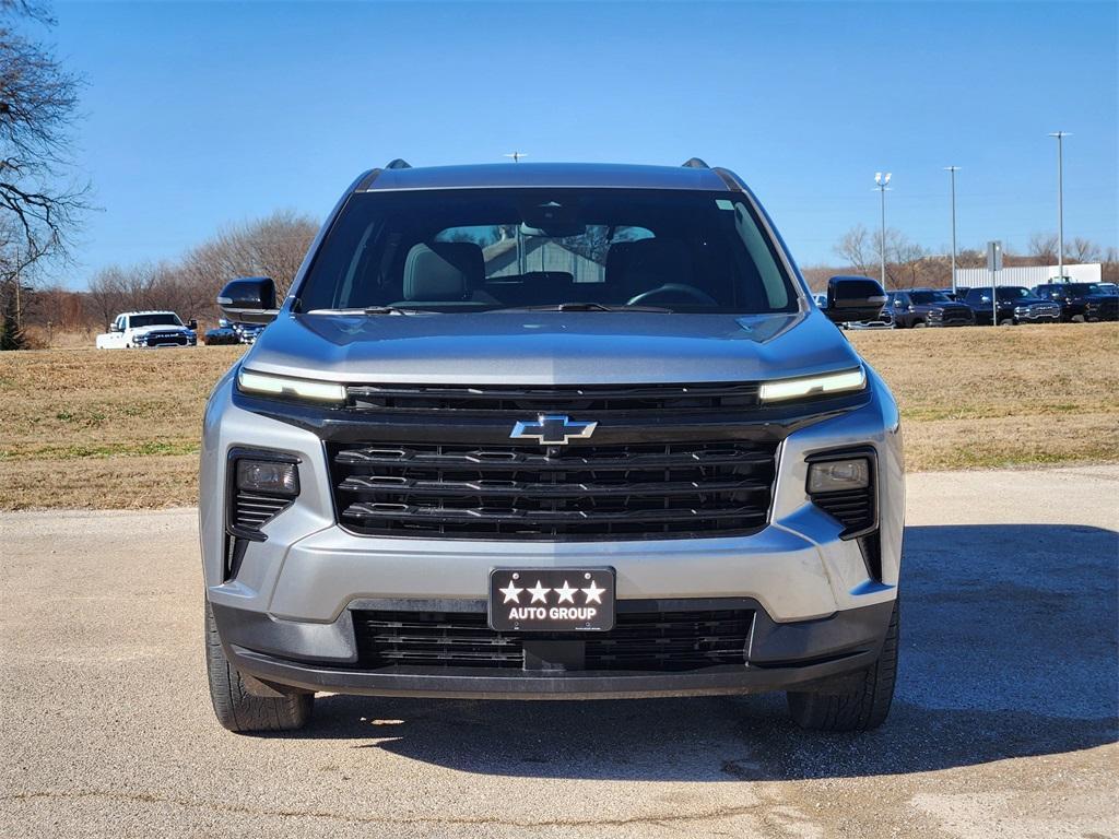 used 2024 Chevrolet Traverse car, priced at $32,656