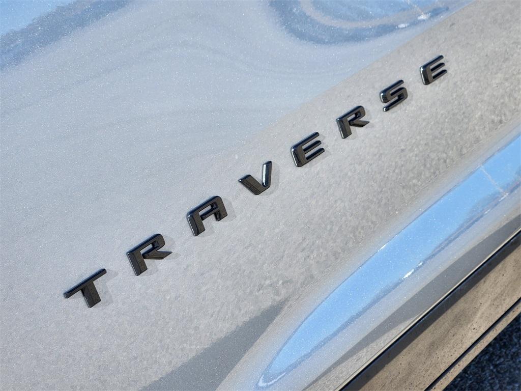 used 2024 Chevrolet Traverse car, priced at $32,656