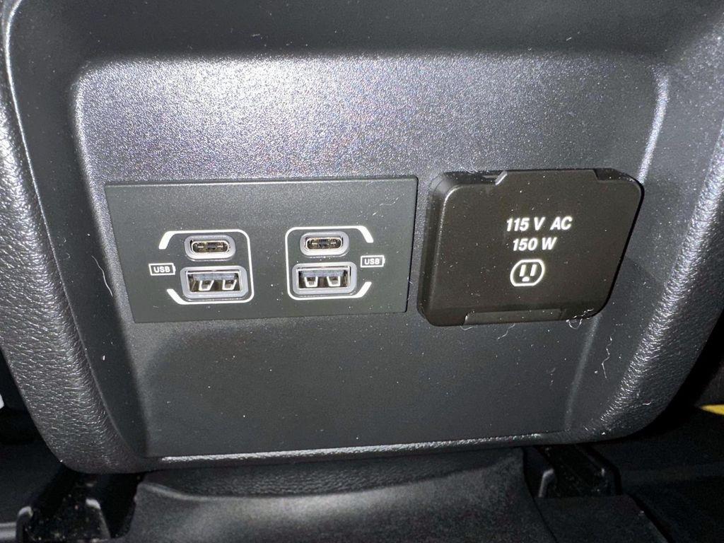 used 2023 Jeep Cherokee car, priced at $30,979