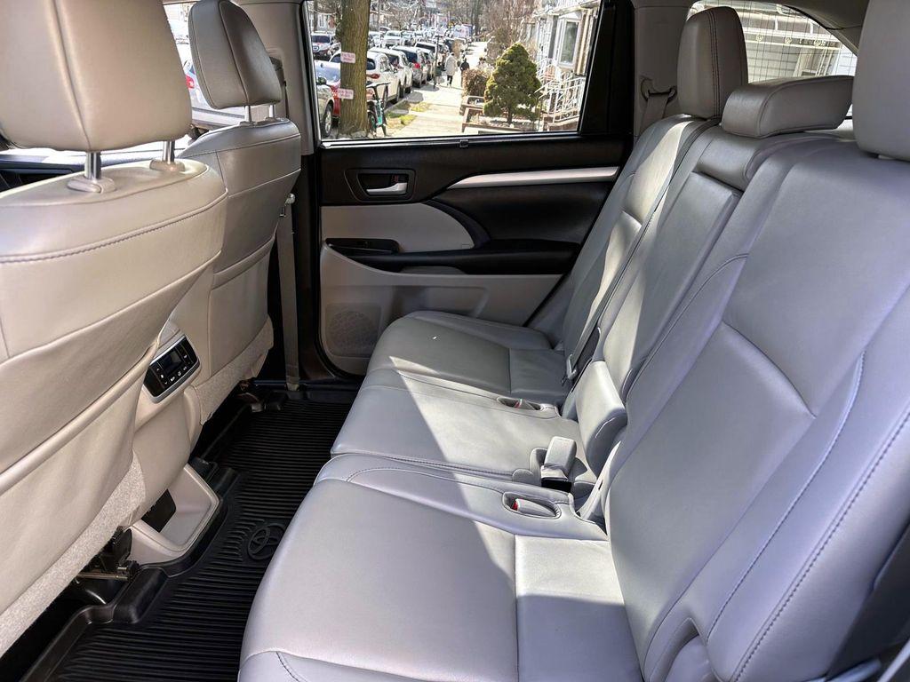 used 2019 Toyota Highlander car, priced at $27,997