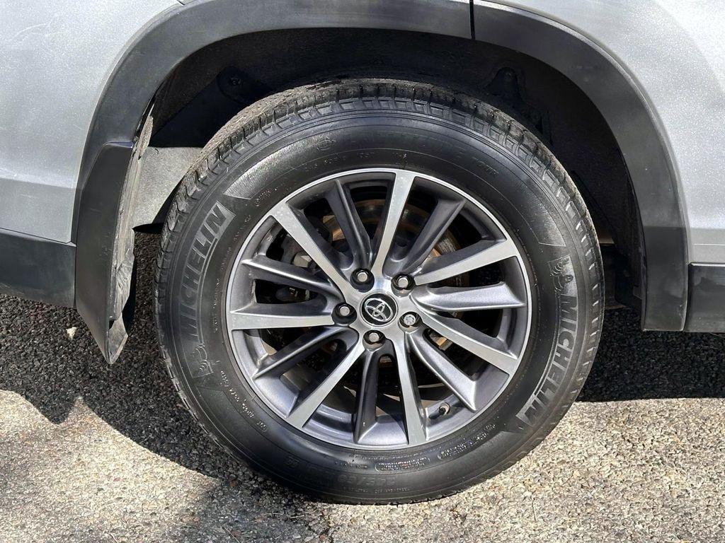 used 2019 Toyota Highlander car, priced at $27,997