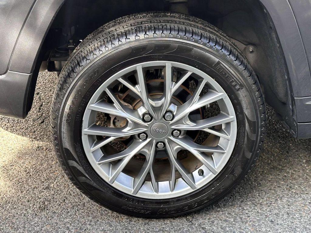 used 2022 Jeep Grand Cherokee car, priced at $41,172