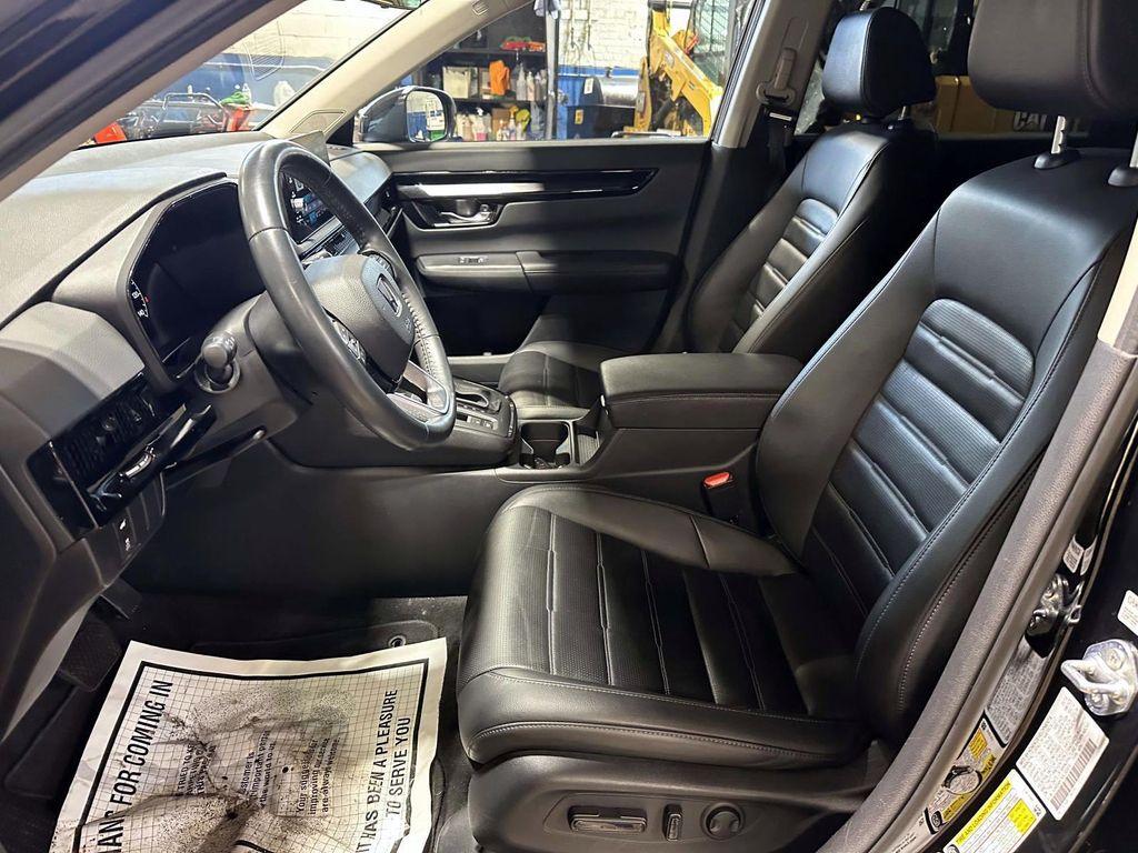 used 2025 Honda CR-V car, priced at $32,999