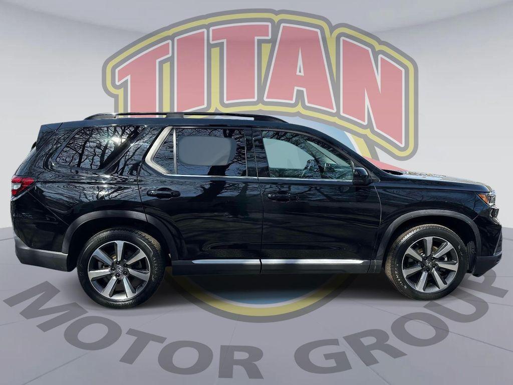 used 2024 Honda Pilot car, priced at $44,595