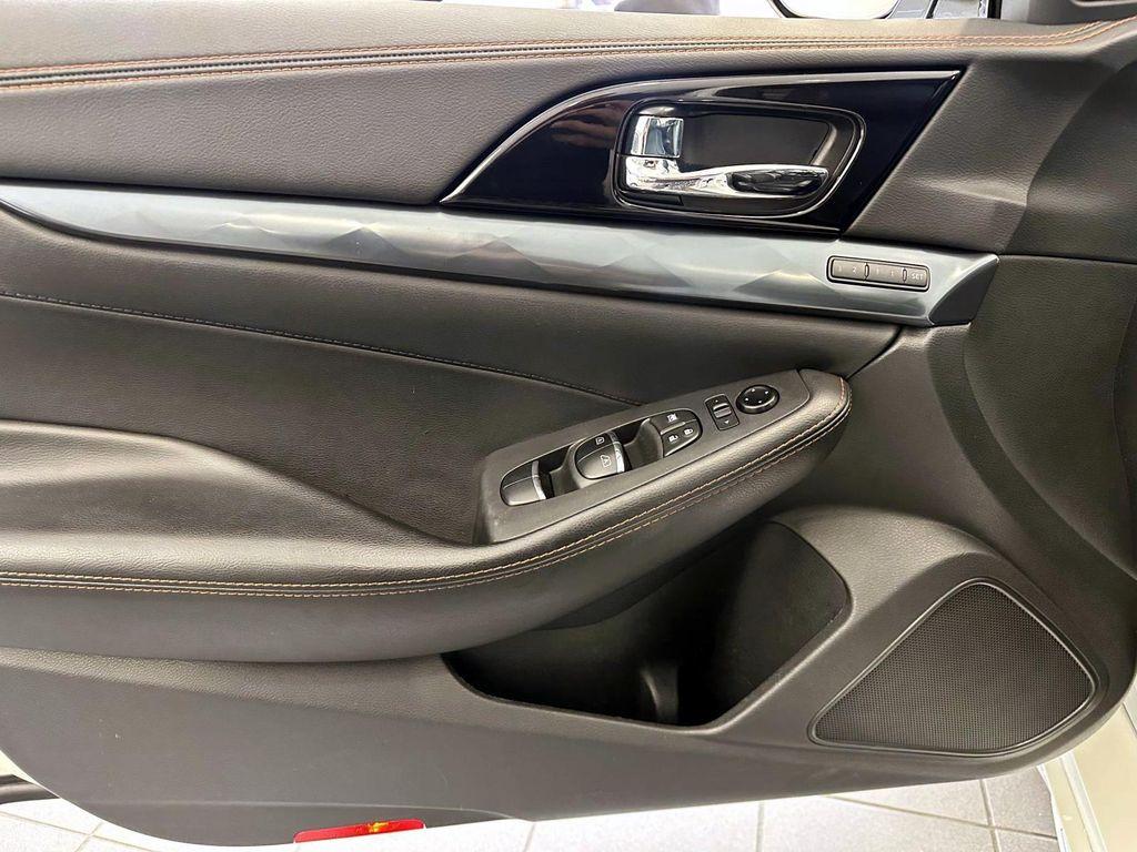 used 2022 Nissan Maxima car, priced at $22,353