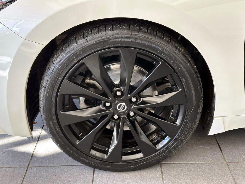 used 2022 Nissan Maxima car, priced at $22,353