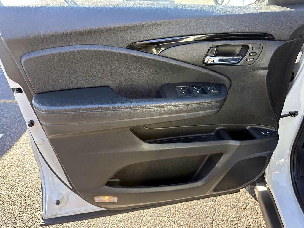 used 2021 Honda Pilot car, priced at $31,500