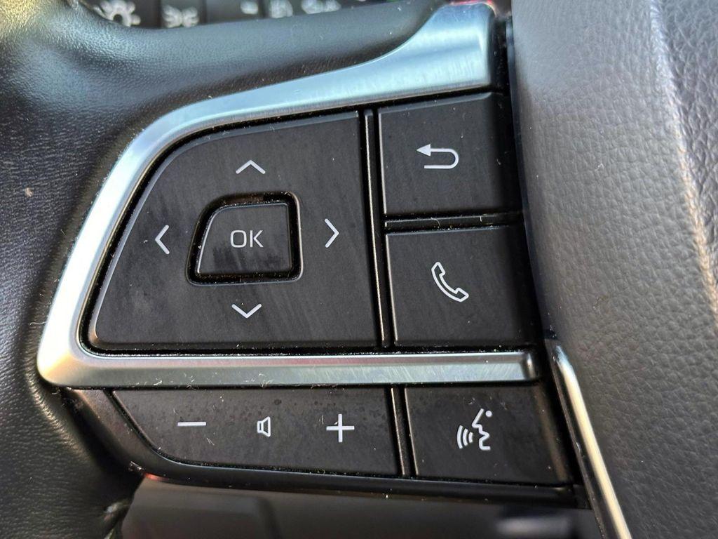 used 2021 Toyota Highlander Hybrid car, priced at $34,997