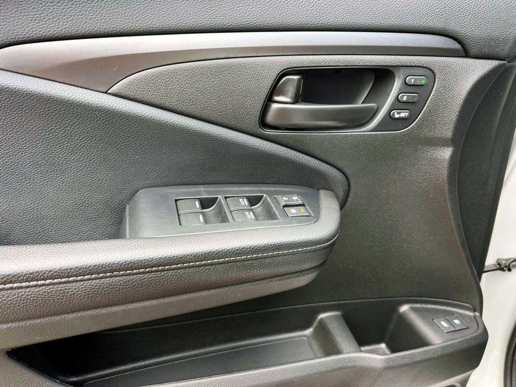 used 2022 Honda Passport car, priced at $29,999