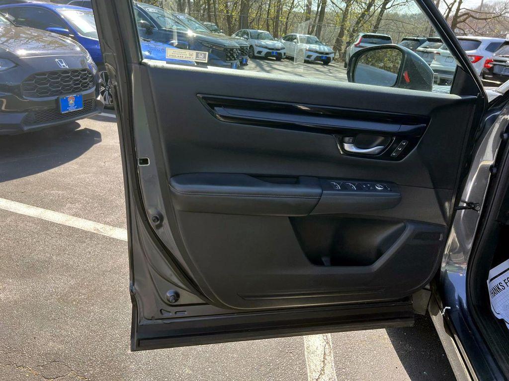 used 2023 Honda CR-V car, priced at $30,999