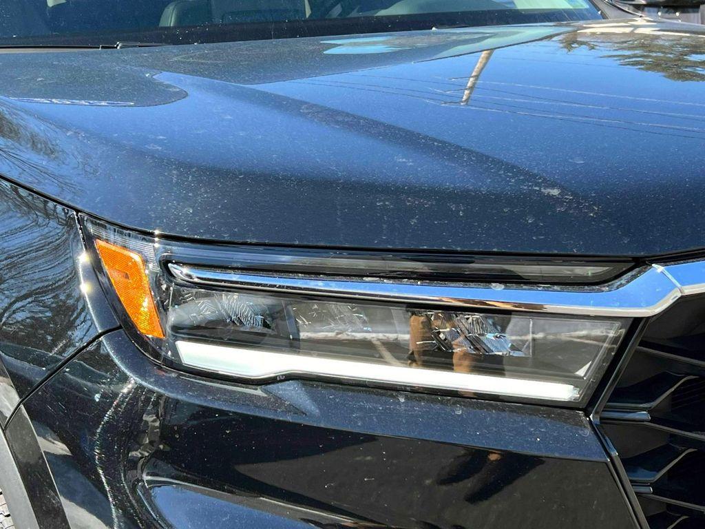 used 2025 Honda Pilot car, priced at $44,999