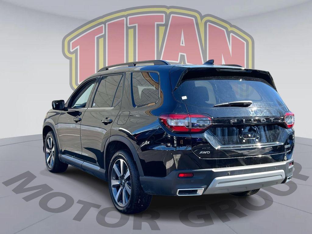 used 2025 Honda Pilot car, priced at $44,999
