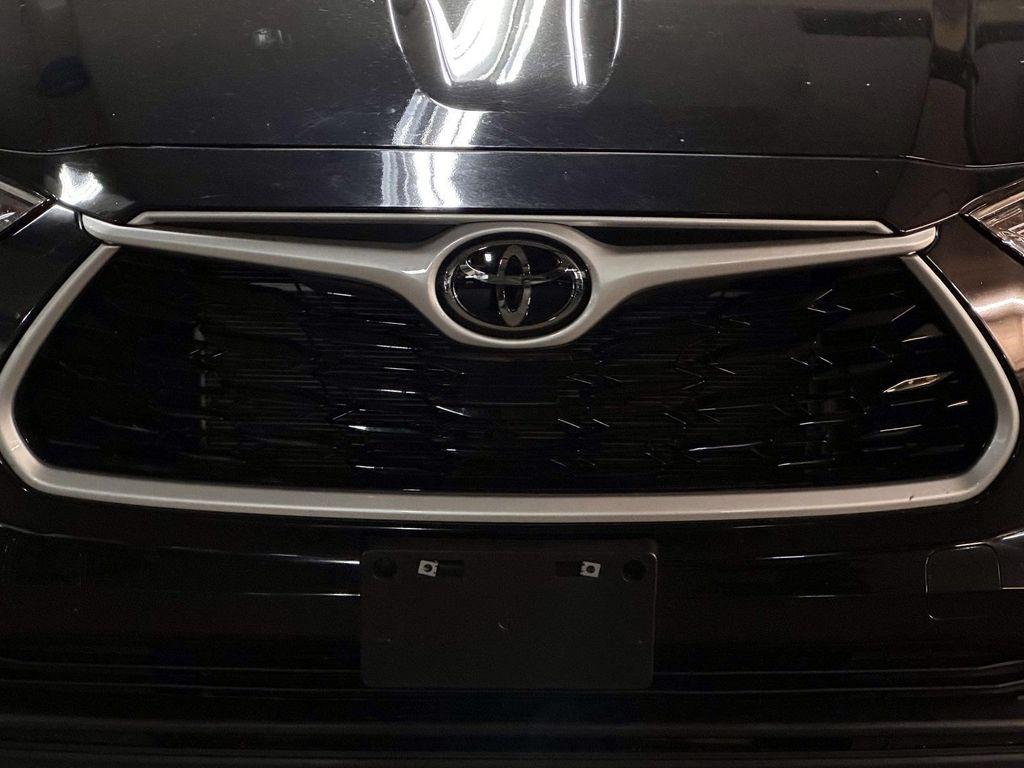 used 2023 Toyota Highlander car, priced at $32,354