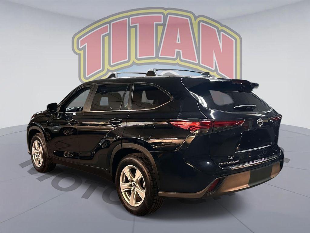 used 2023 Toyota Highlander car, priced at $32,354