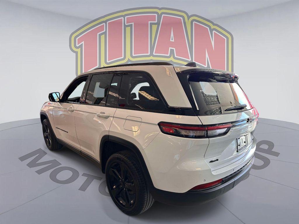 used 2024 Jeep Grand Cherokee car, priced at $32,972