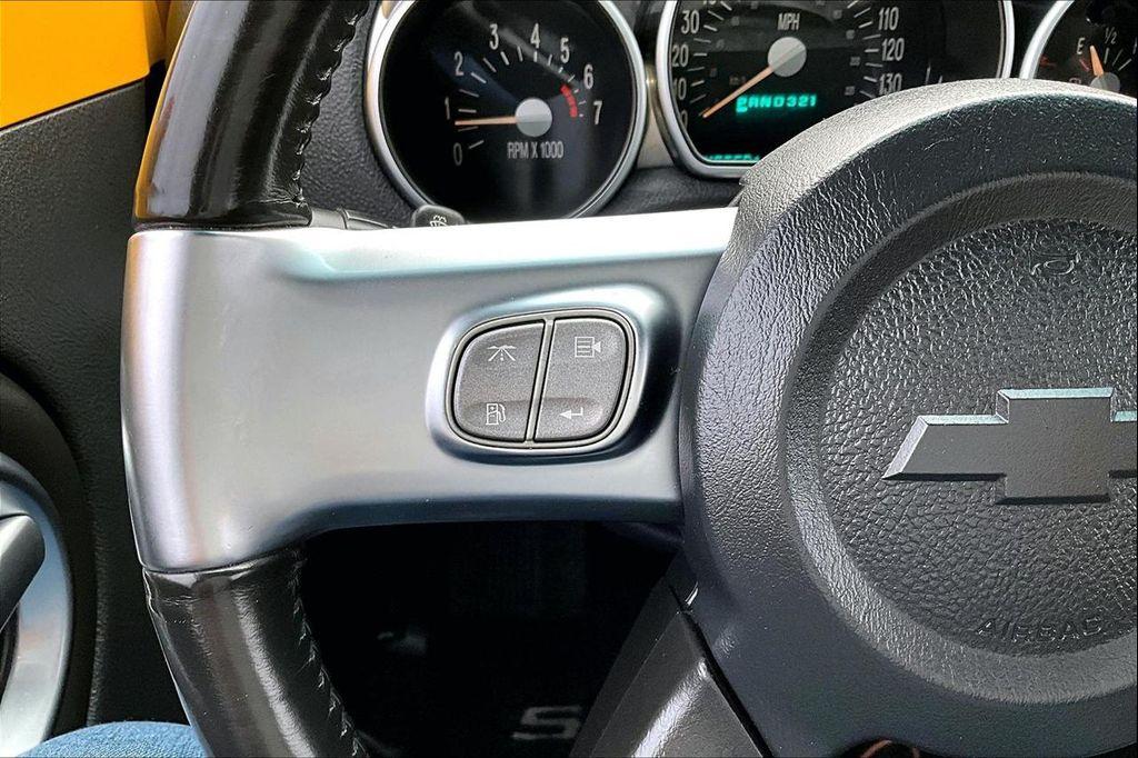 used 2004 Chevrolet SSR car, priced at $21,900