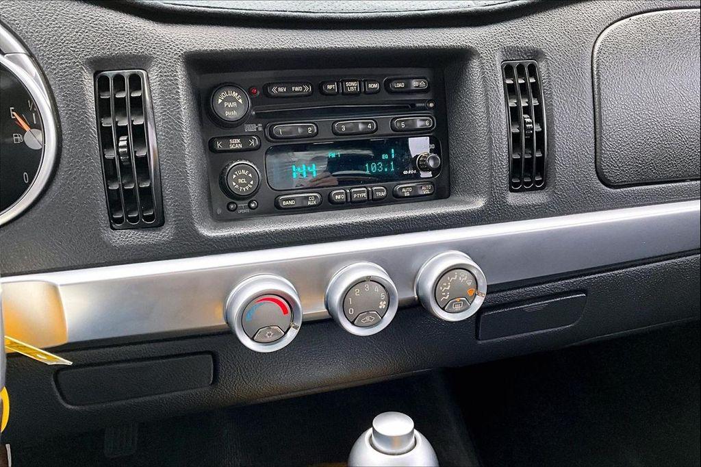 used 2004 Chevrolet SSR car, priced at $21,900