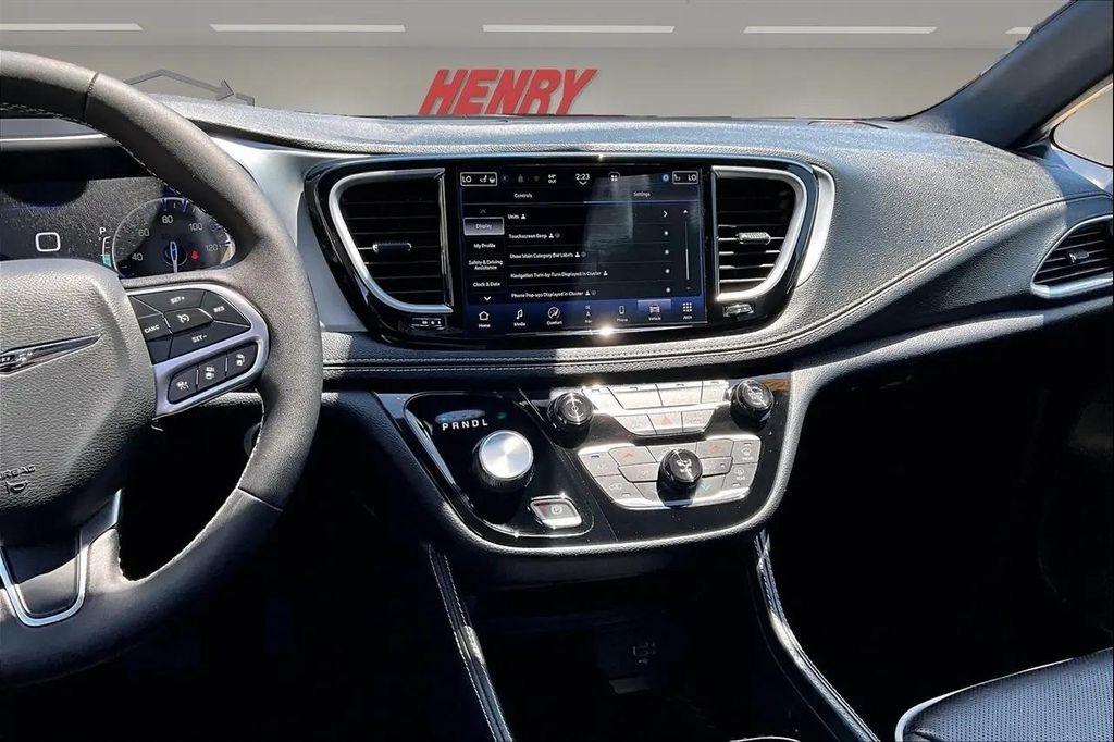 used 2026 Chrysler Pacifica car, priced at $40,900