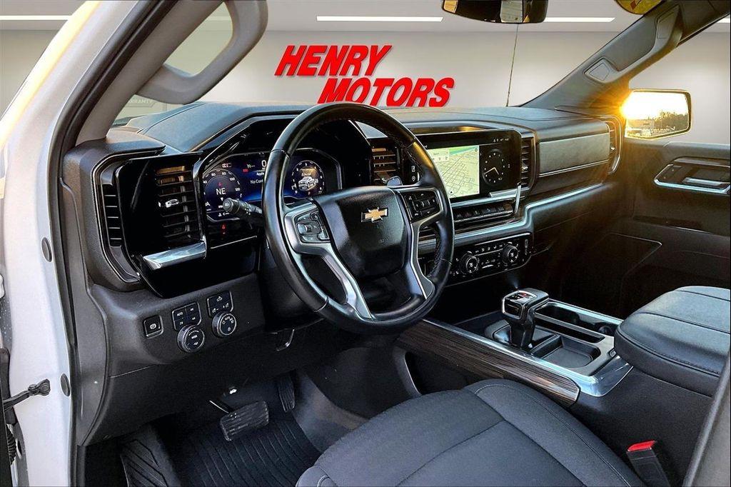 used 2025 Chevrolet Silverado 1500 car, priced at $43,900