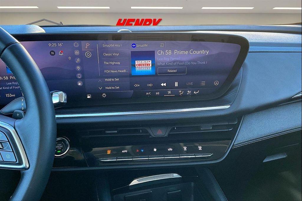 used 2025 Buick Envision car, priced at $28,500