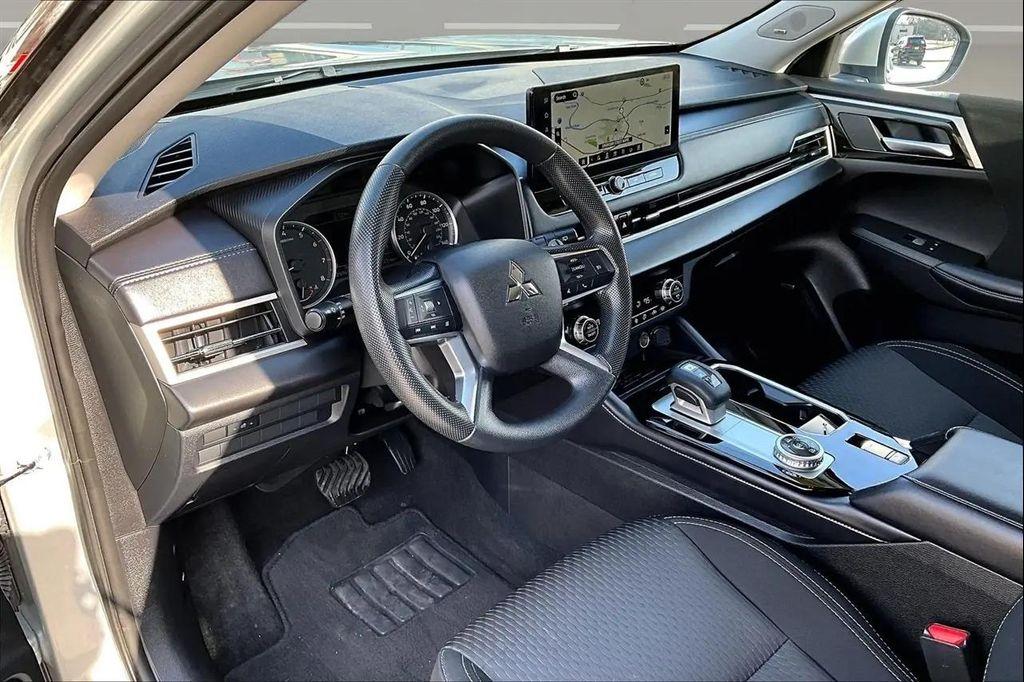 used 2025 Mitsubishi Outlander car, priced at $25,900