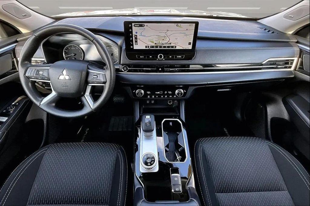 used 2025 Mitsubishi Outlander car, priced at $25,900