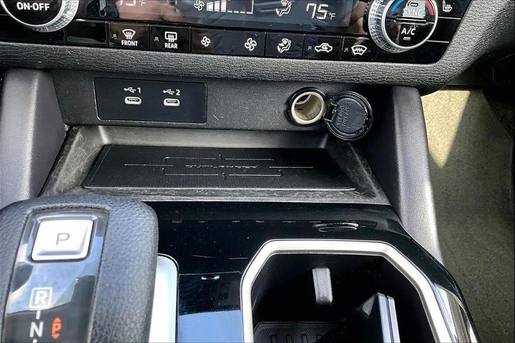 used 2025 Mitsubishi Outlander car, priced at $25,900