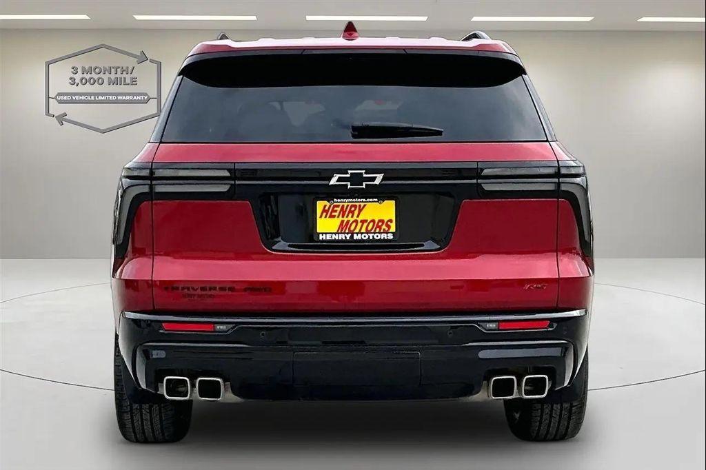 used 2024 Chevrolet Traverse car, priced at $48,500