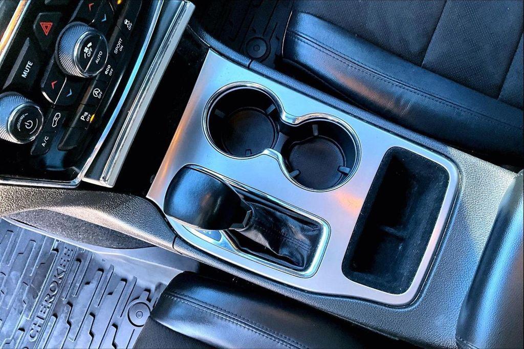 used 2021 Jeep Grand Cherokee car, priced at $19,500