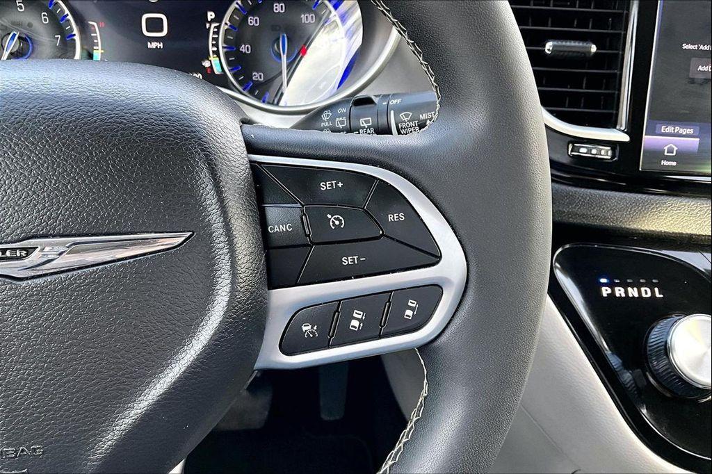 used 2024 Chrysler Pacifica car, priced at $28,300